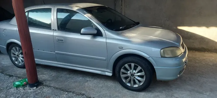 Chevrolet Astra GL Milenium 1.8 MPFI 4P 2001