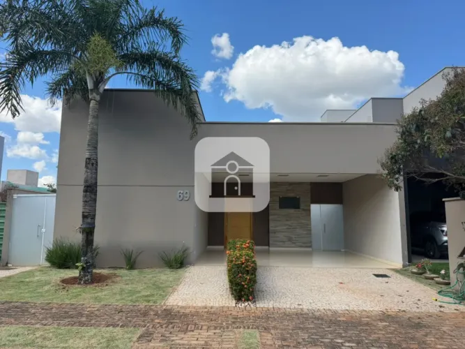 Casa para locação no bairro Jardim Botânico