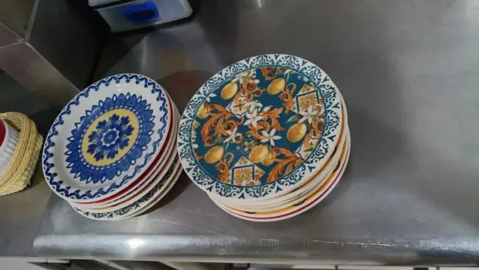 pratos redondos usados