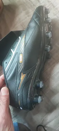 Chuteira de futebol ?