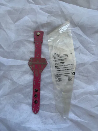 BIGBANG - ALIVE TOUR 2012 VIP DIGITAL WATCH PINK