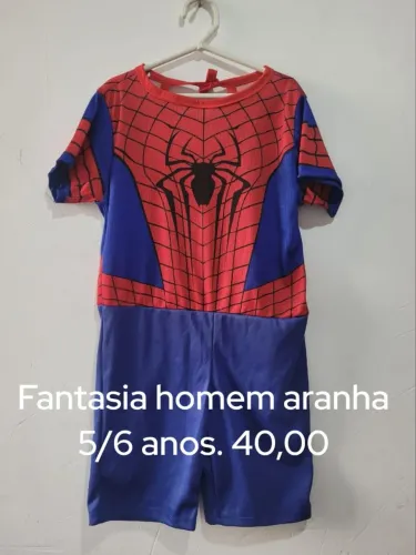 Roupas de fantasia infantil 