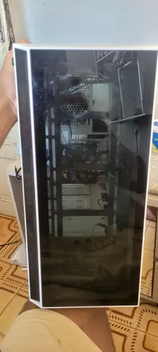 Gabinete redragon com 1 fã e sem vidro.