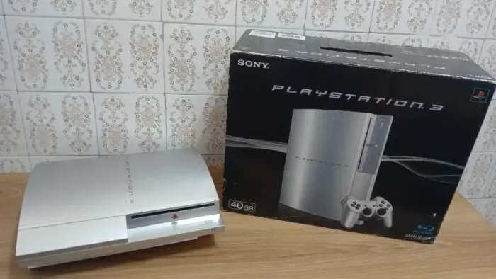 PS3 Prata Japones 40 Gb Original (SÓ O CONSOLE)