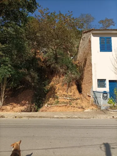 Vendo Terreno em Conservatória (Cidade da Seresta). Terreno situado na