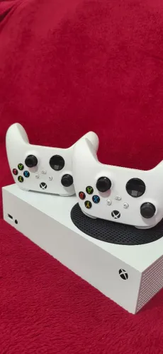 Xbox Series S 512GB - Impecável + 2 Controles / Parcelo até 18x / Entrega Grátis Sorocaba