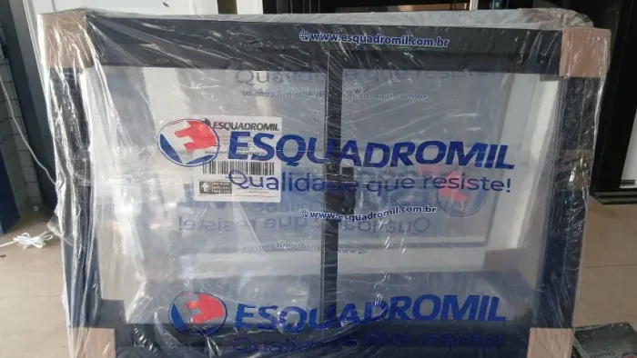 Basculante alumínio preta 2 folhas a vista R$249,90