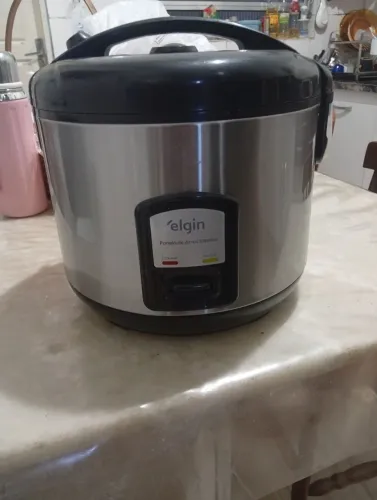 Panela de arroz grande
