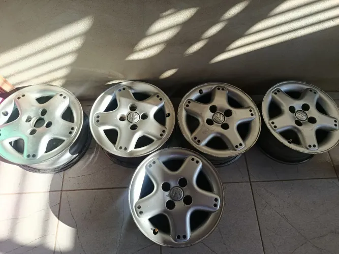 Rodas aro 15 originais da Santana 97