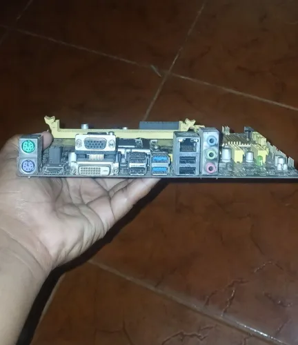 Placa Mãe de Computador Azus Pra Sair Rápido 