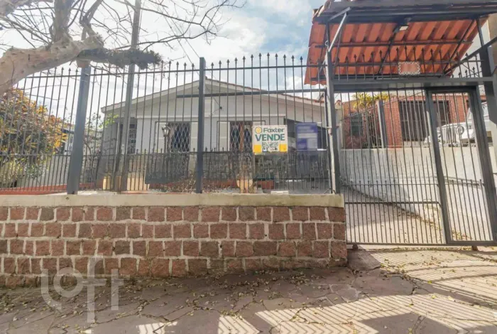 Casa à venda em Vila Jardim com 130 m², 3 quartos, 4 vagas