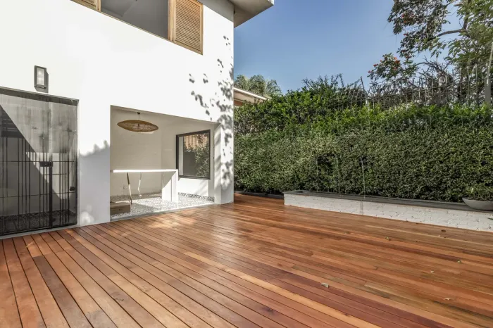 Casa para viver, trabalhar e receber os amigos em Alto de Pinheiros