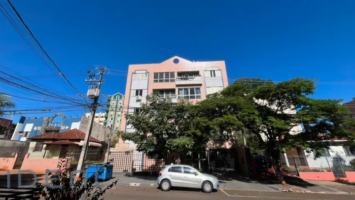 Apartamento para alugar no condomínio Cinco Estrelas no bairro Zona 07 - Maringá/PR