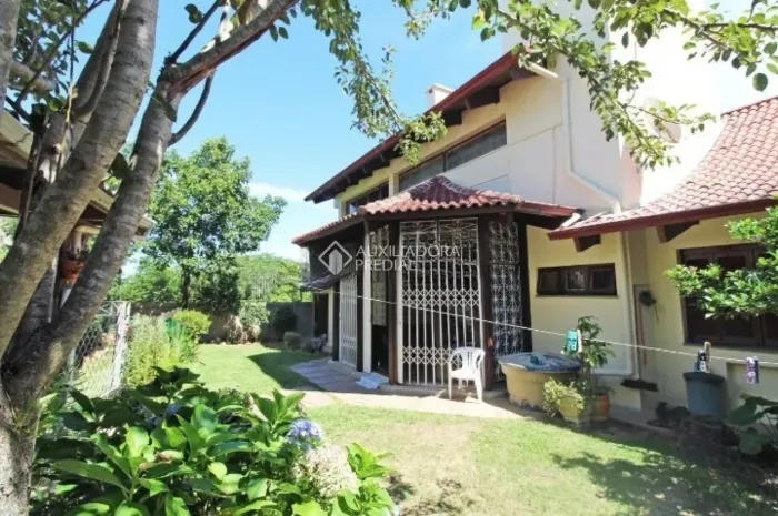 Casa em condomínio 450 m² | 5 dormitórios (1 suíte) | 2 vagas | Nonoai / Porto Alegre