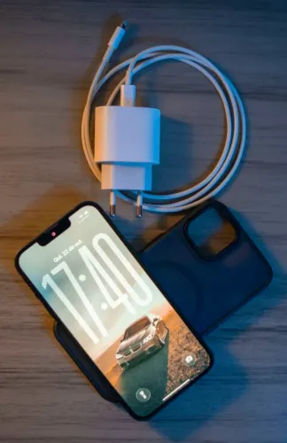 iPhone 13 128GB Impecável + Carregador + Capinha