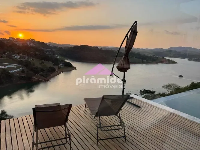 Casa à venda em condomínio - R$ 2.500.000 - Igaratá, SP