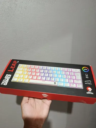 Teclado branco 60% Switch BLUE (em perfeito estado nunca usado)