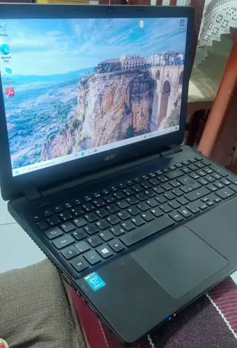 Notebook Acer i3 de quinta geração tela de 15 P.