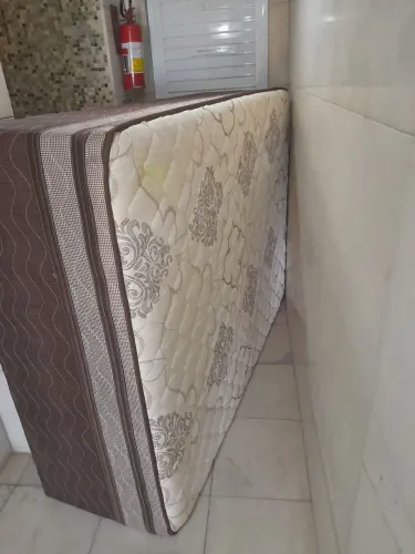 Vendo uma Cama Box Casal