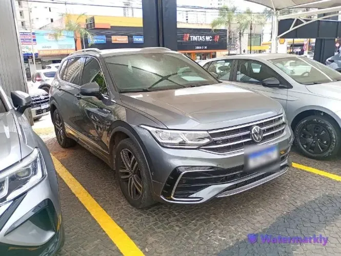 Volkswagen Tiguan Allspac R-line 300 TSI 2.0 2025