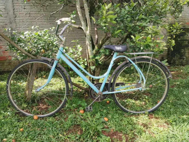 Vende-se bicicleta Monark Brisa aro 26 retro.