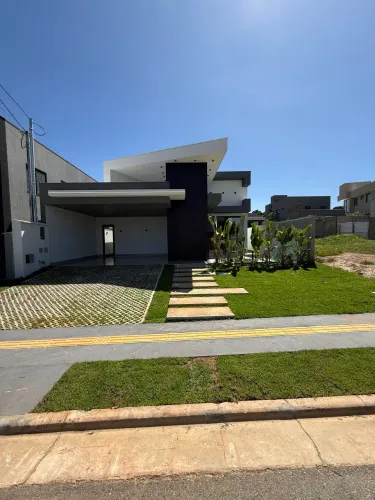 Casa, 3 quartos, 3 suítes, 160 m², 4 vagas no Jardins Barcelona em Senador Canedo