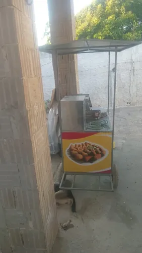 Carrinha de lanche completo a gás semi novo