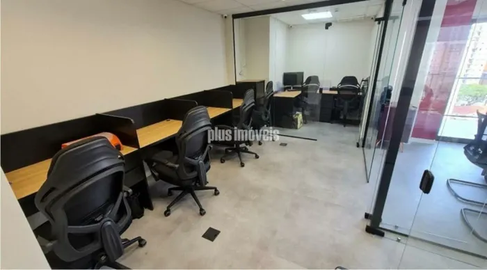 Locação Oportunidade Imperdível em Moema! Sala Comercial Completa e Pronta para Uso!