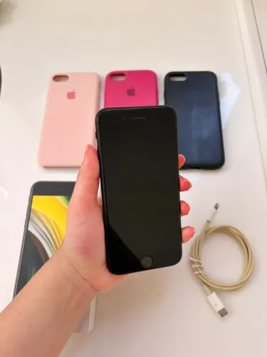 iPhone SE 2 geração 128gb preto