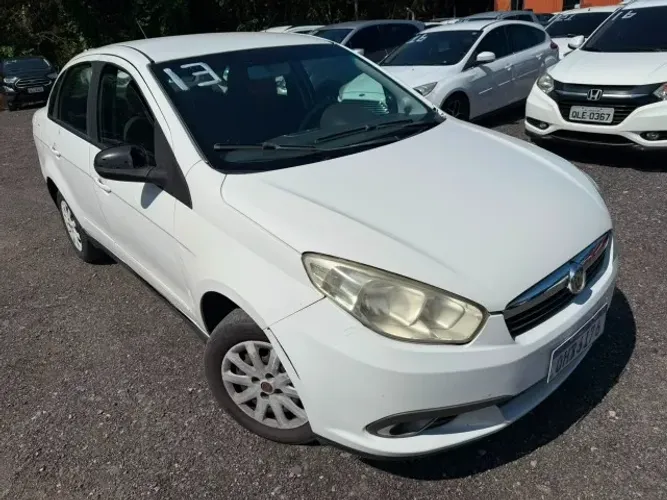Fiat Grand Siena Tetrafuel 1.4 EVO F. Flex 8V 2013