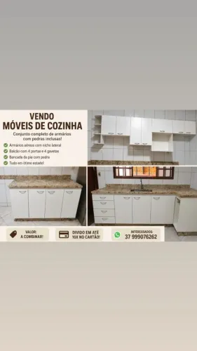 Armário de cozinha planejado já vai com as bancadas