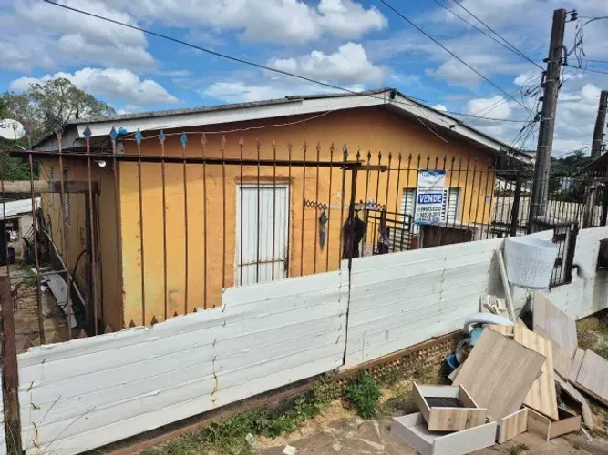 Santa Isabel vendo imóvel c/ 1 casa + 1 sobrado com 2 aptos, terreno 10 x 30 Escriturado