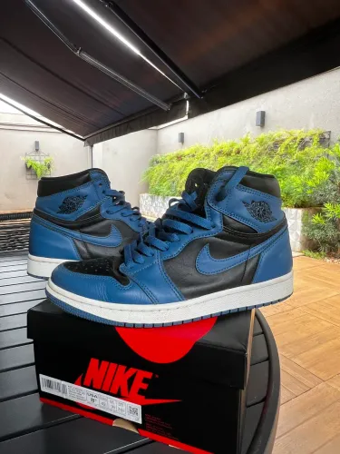 Air Jordan 1 Dark Marine Blue