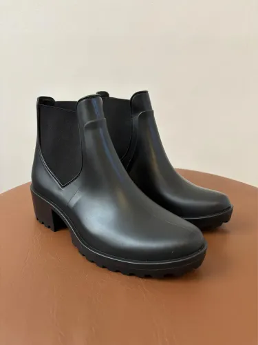 Bota Chelsea Colcci