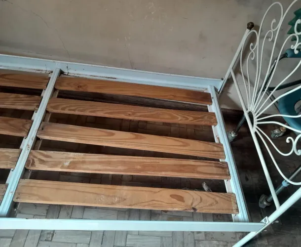 Cama solteiro de ferro super resistente