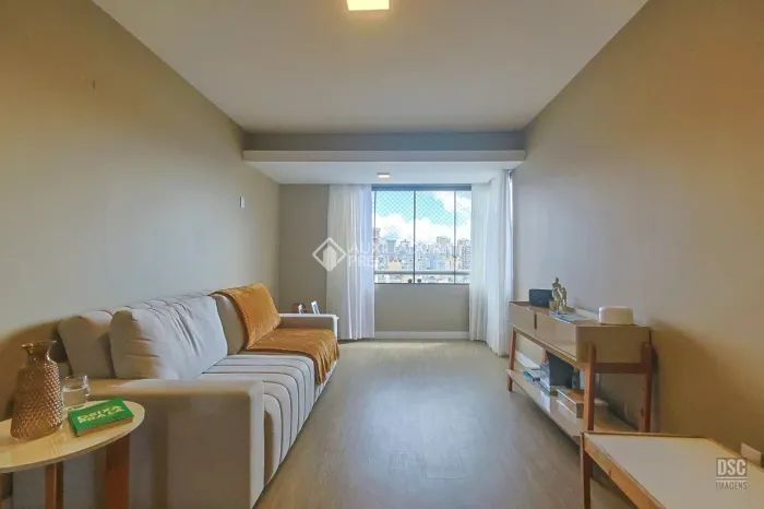 Excelente cobertura com piscina e impecável vista no Passo da Areia