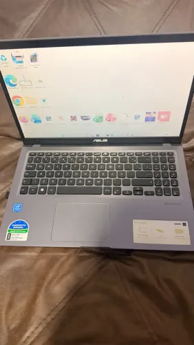 Notebook ASUS em estado de novo
