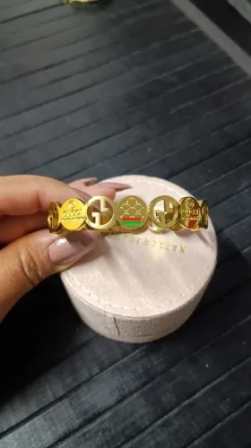 Bracelete rígida dourada inspirada na Gucci banhada a ouro