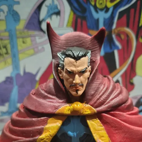 Boneco Dr Estranho Doctor Strange Marvel Legends ToyBiz 16cm Manto + Revista Toy biz