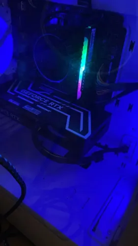 PC Gamer RTX 4060 8GB + Intel i5-12400 + 16GB RAM