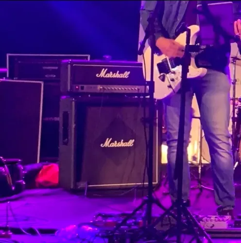 Marshall JCM900 com caixa 412.