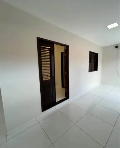 CASA NA PEDREIRA