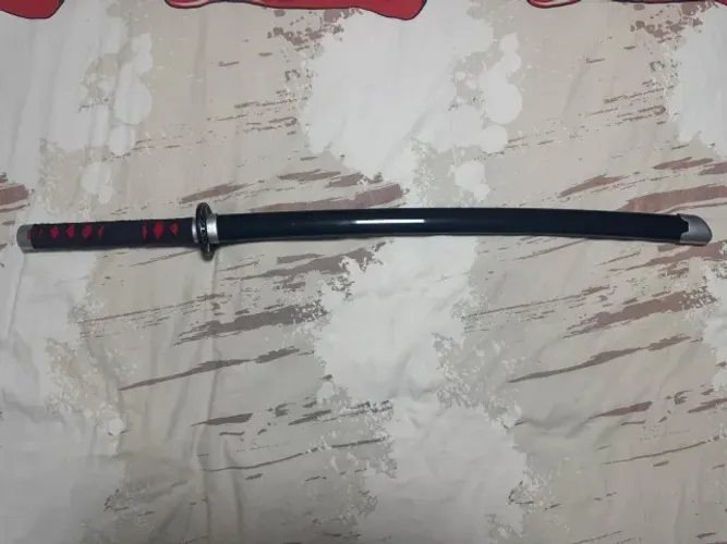 Katana de Madeira Preta do Tanjiro Kamado - Demon Slayer