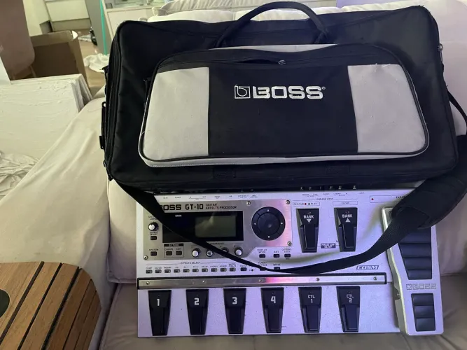 Pedaleira Boss gt-10