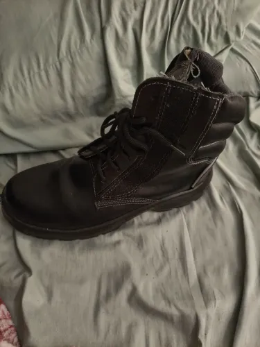 Bota de segurança para trabalhos