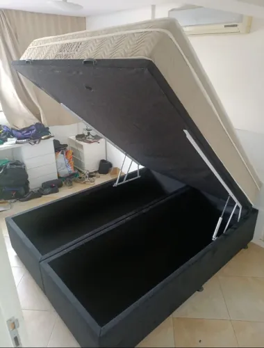 Cama box molas ensacadas com baú Queen 