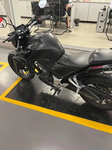 CB 300 Twister novinha