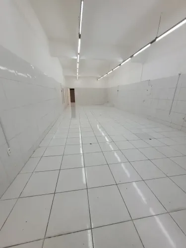 Loja para locação, com 154 metros quadrados, em Rocha Miranda - Av. dos Italianos