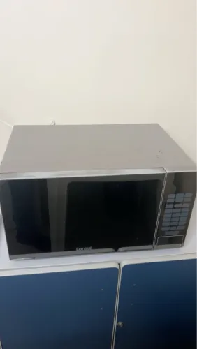 Microondas Cônsul 30 litros.