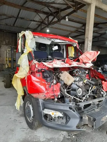 Sucata para retirada de peças - Iveco 2020 